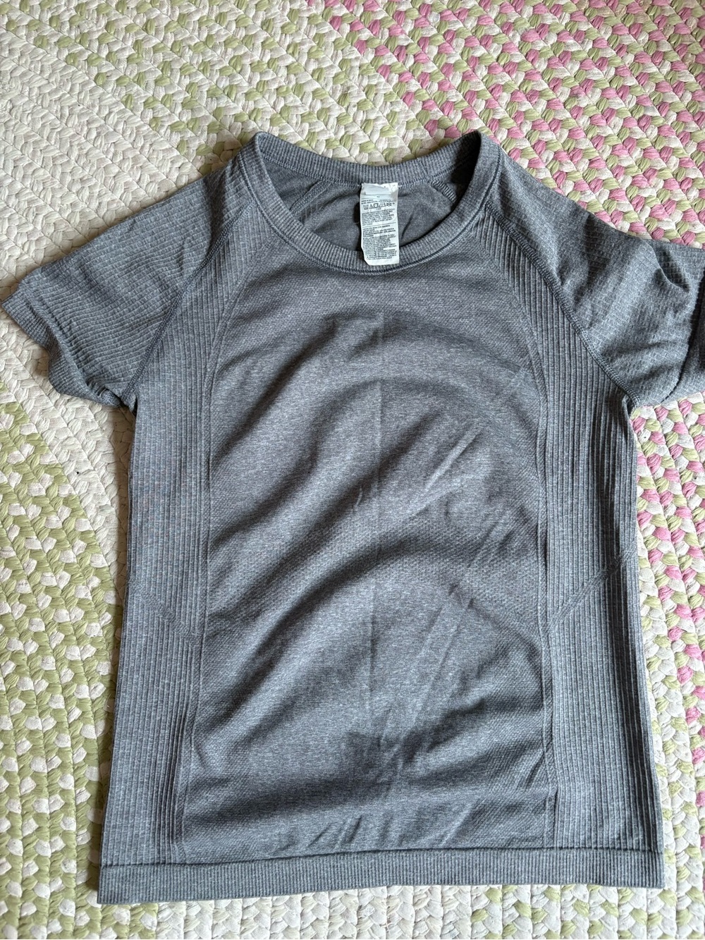 Old Navy Gray Short Sleeve Athletic Top